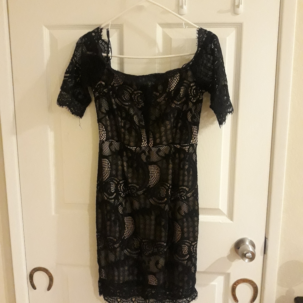 Black lace dress, short sleeve.